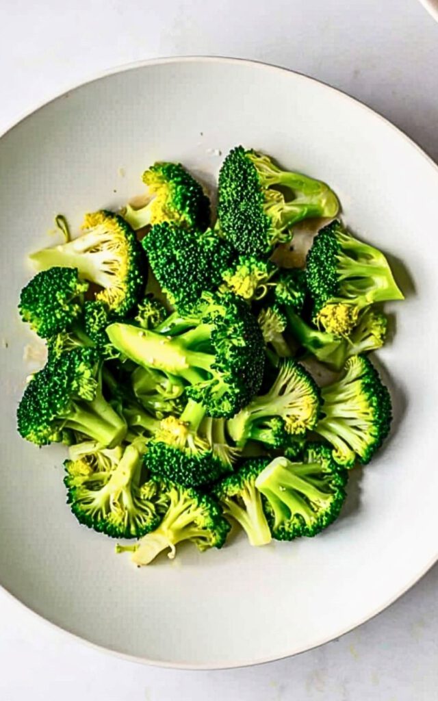 Chicken Broccoli Alfredo Keto 4 Broccoli florets sautéing